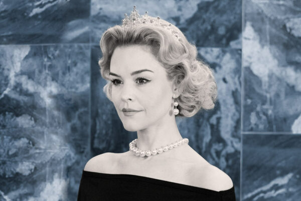 Neville commemorates the Queen’s Platinum Jubilee with a replica of her iconic look